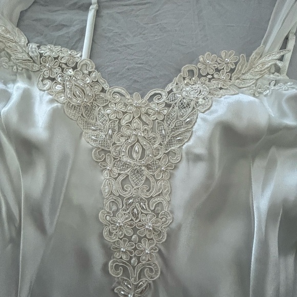 Stunning soft light ivory Dentelle negligee - NWT - size large - Picture 10 of 14